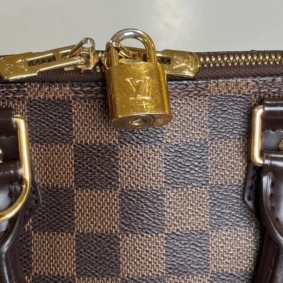 Louis Vuitton Alma Damier Handle Bag - Picture 7 of 12